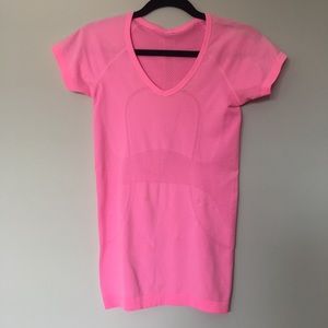 Lululemon Swiftly Tech V Neck Short Sleeve